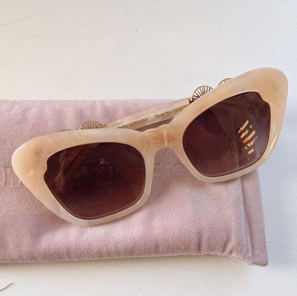 Pared Accessories - PARED EYEWEAR Cat-eye Sunglasses